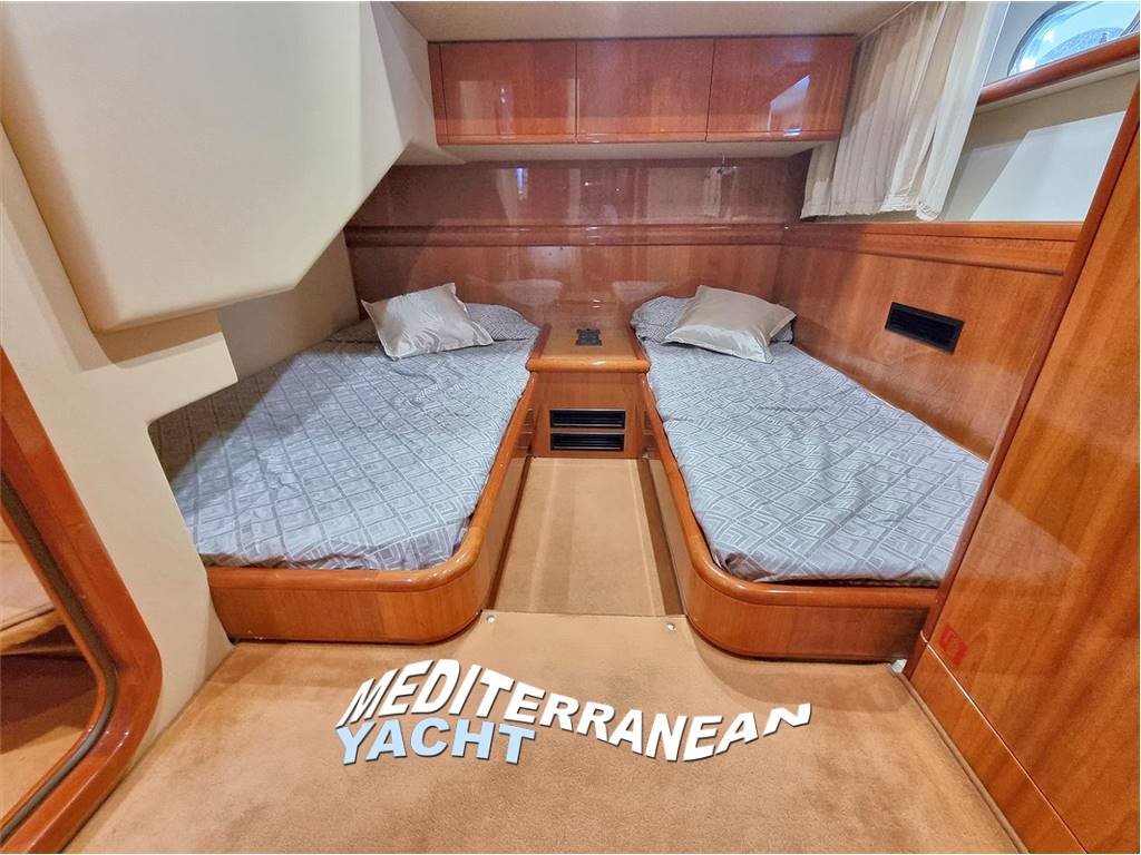 Ferretti 57