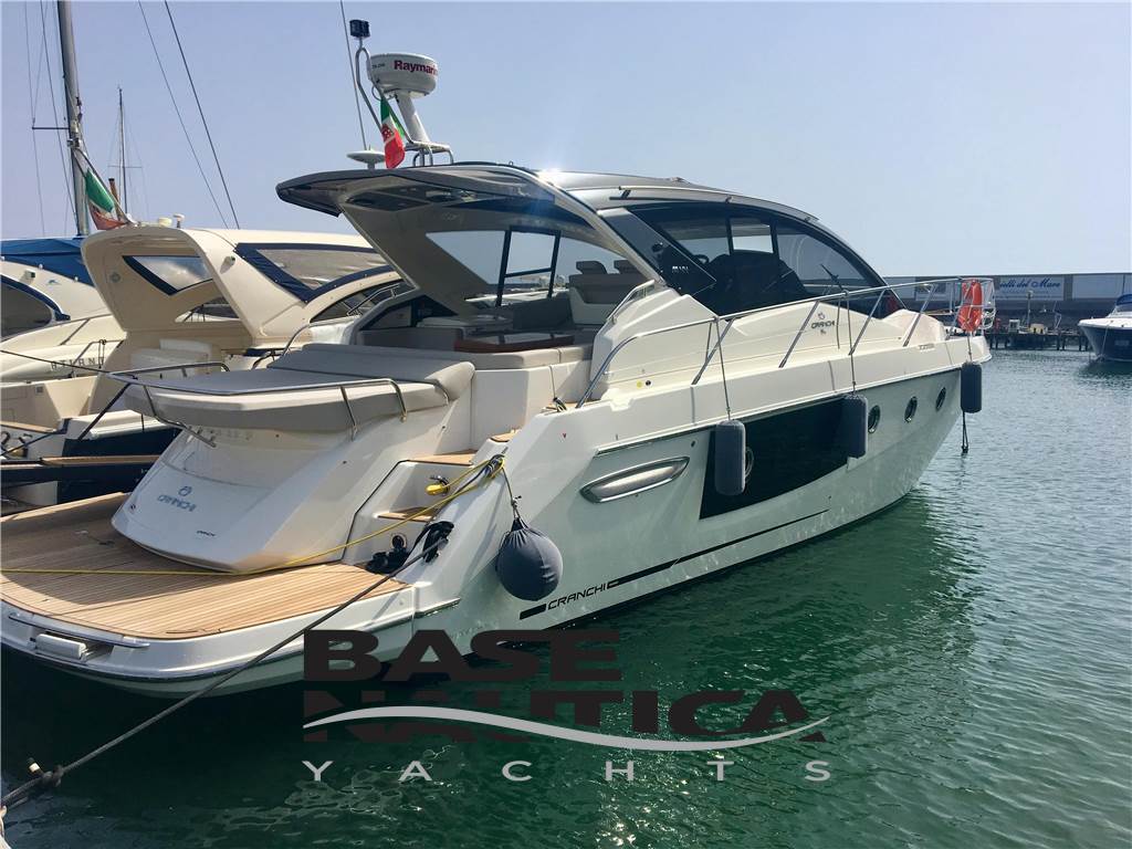 CRANCHI YACHTS M44 HT