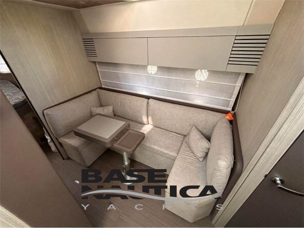 CRANCHI YACHTS M44 HT