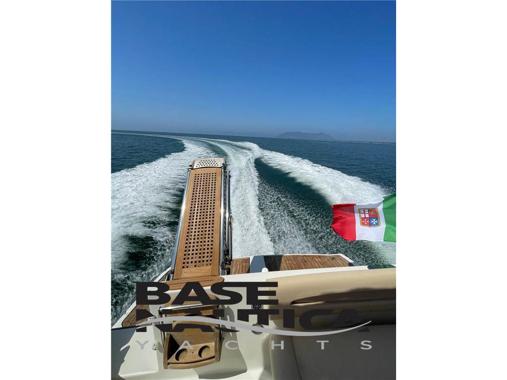 CRANCHI YACHTS ZAFFIRO 32