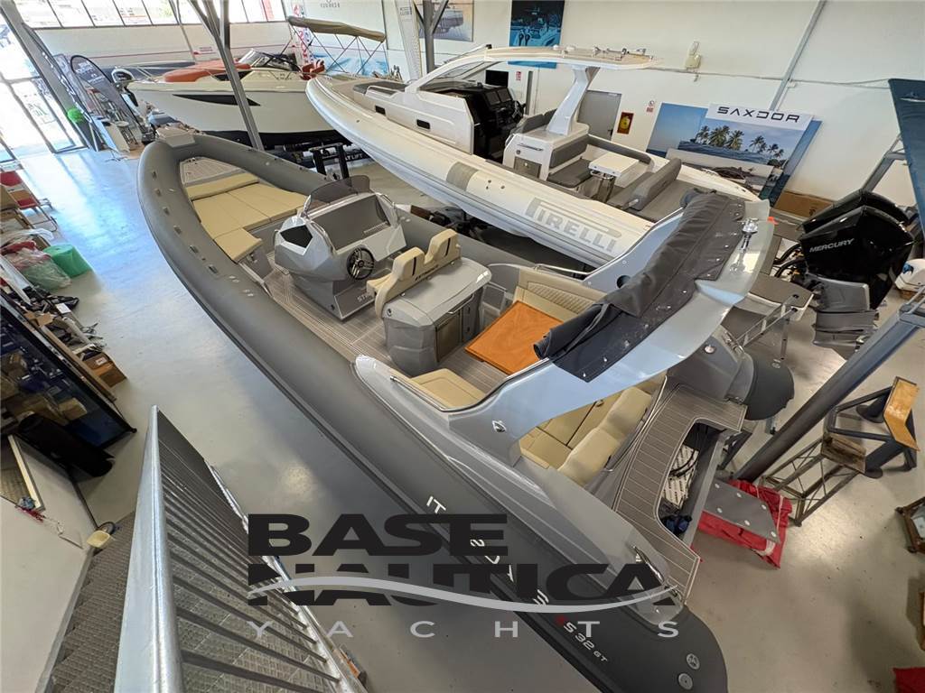 ITALBOATS STINGHER 32 GT