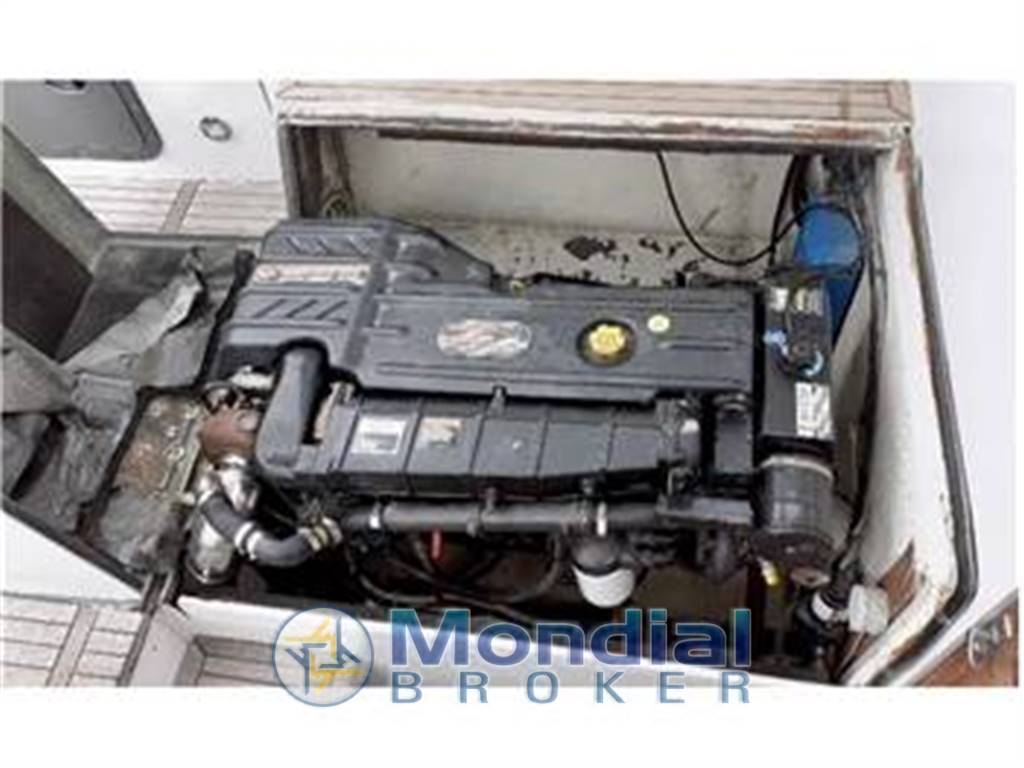 Bertram Express 31 Cruiser (PROJECT BY THUNDERBOAT ITALIA)