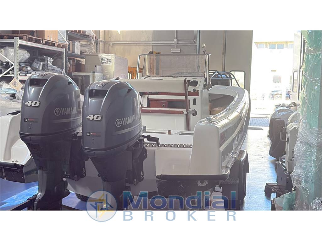 Boston Whaler Outrage 21 (REFIT COMPLETO)