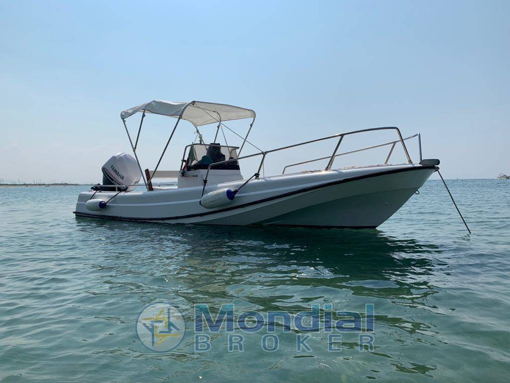 Boston Whaler Outrage 21 (REFIT COMPLETO)