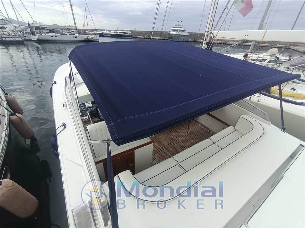 Magnum Marine 38