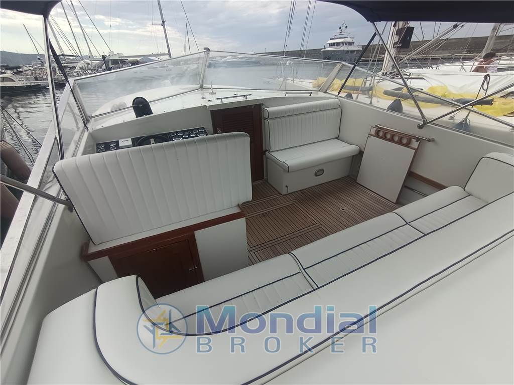 Magnum Marine 38