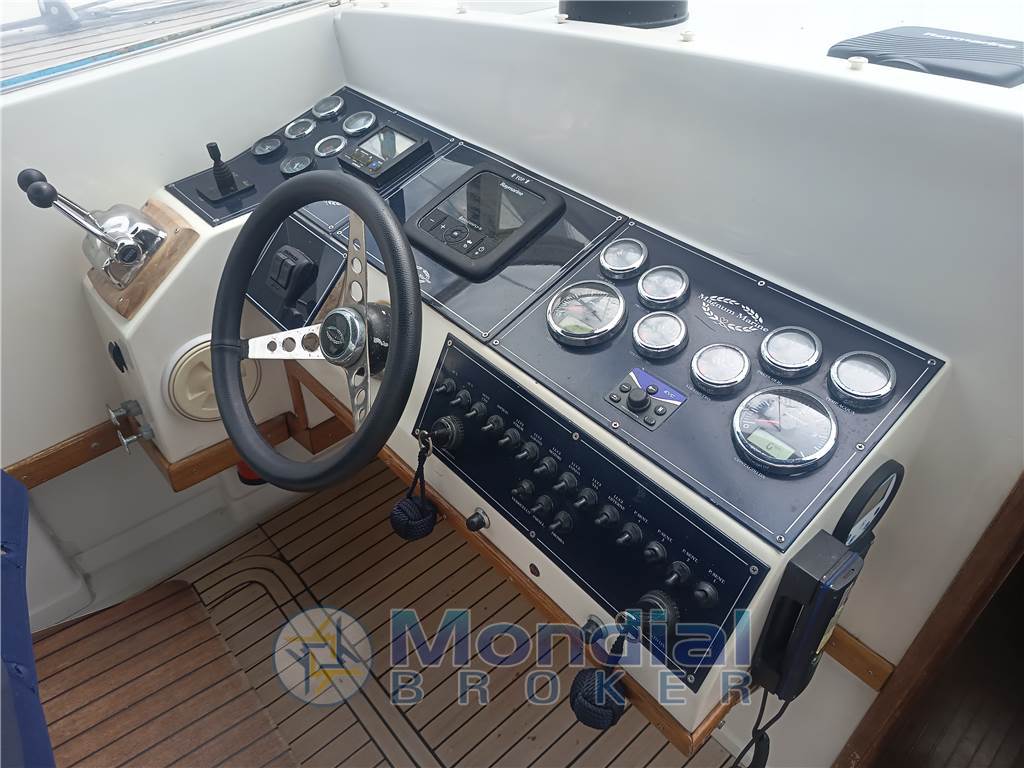 Magnum Marine 38