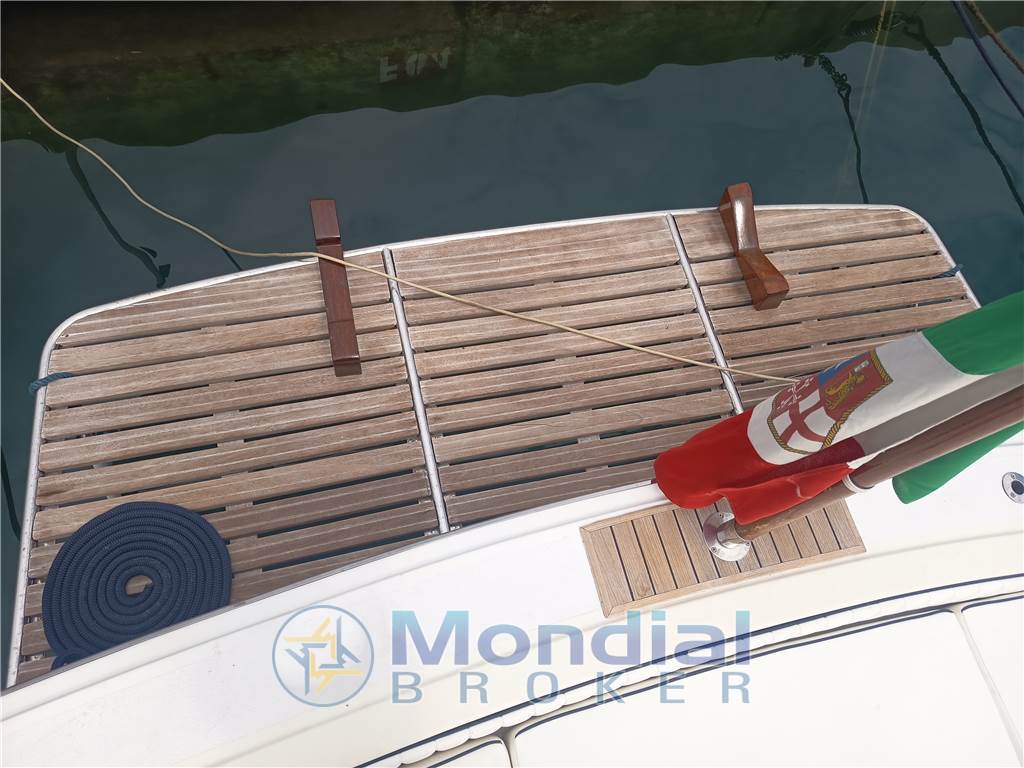 Magnum Marine 38