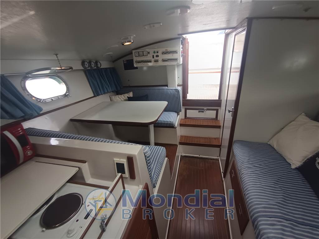 Magnum Marine 38