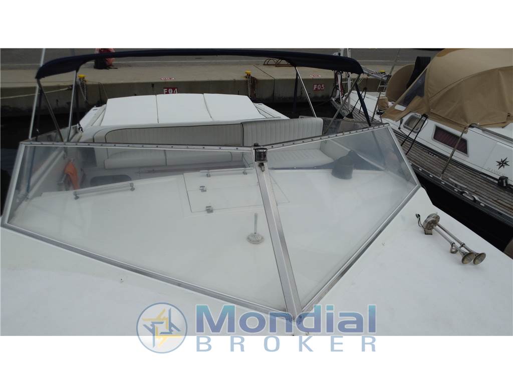 Magnum Marine 38