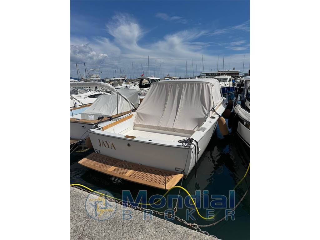 Bertram Moppie 28 (Refittato)