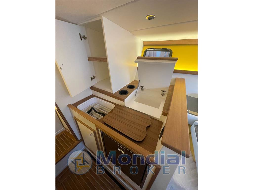 Magnum Marine 38 (REFIT 2024 by THUNDERBOAT ITALIA)