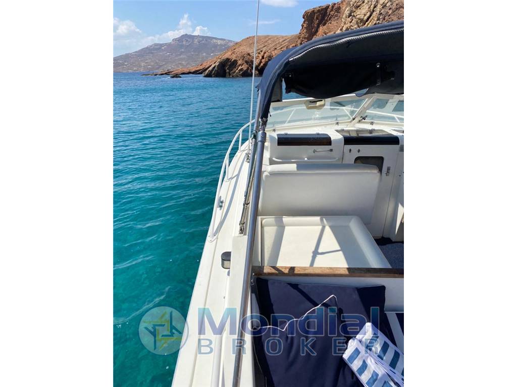 Bertram Yacht 28 Moppie
