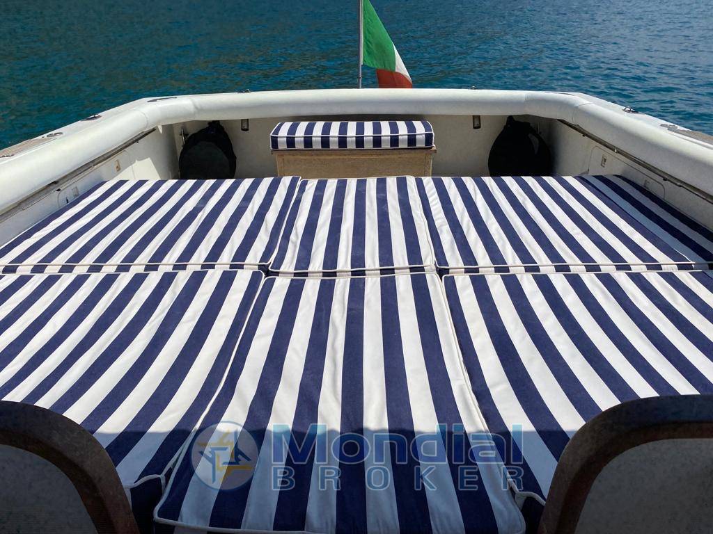 Bertram Yacht 28 Moppie