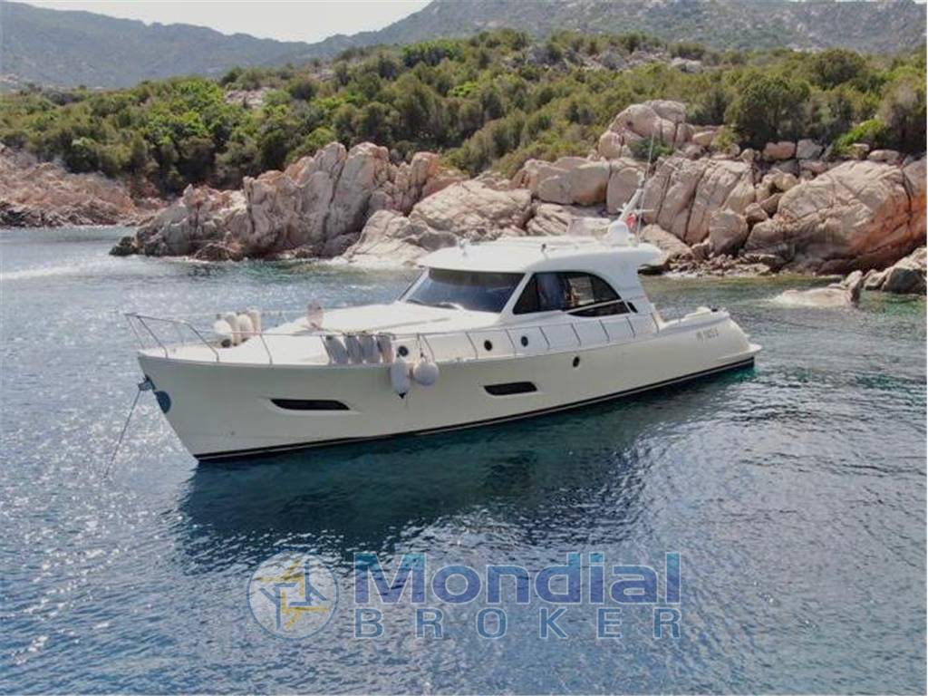 Mochi Craft Dolphin 54' Sun Top