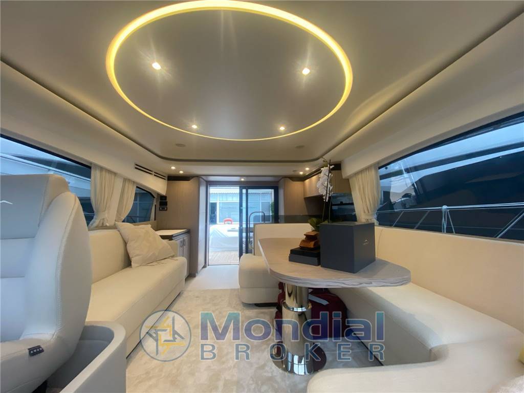 AZIMUT 53 FLY
