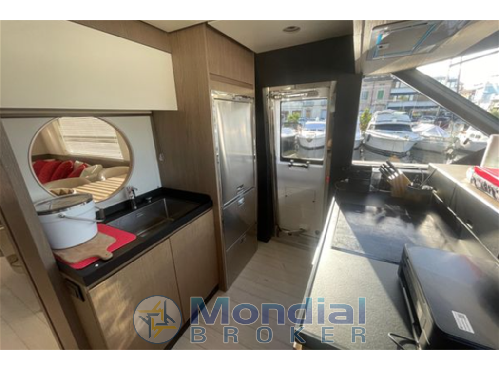 AZIMUT YACHTS MAGELLANO 66