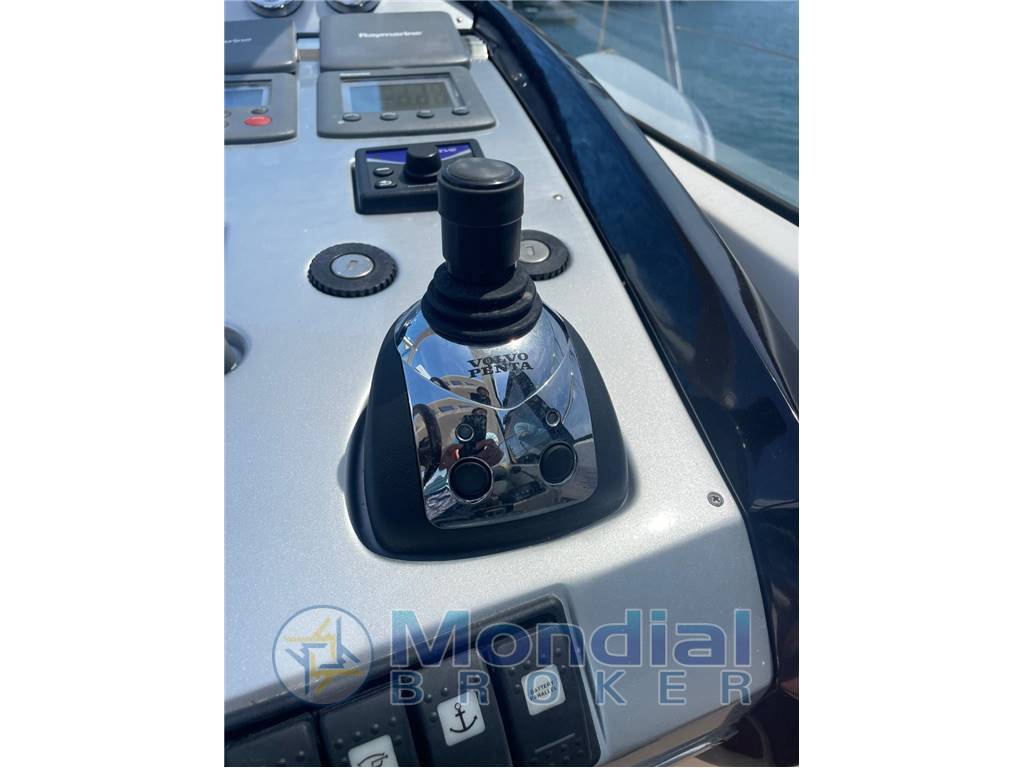 ABSOLUTE YACHTS 47 HARD TOP