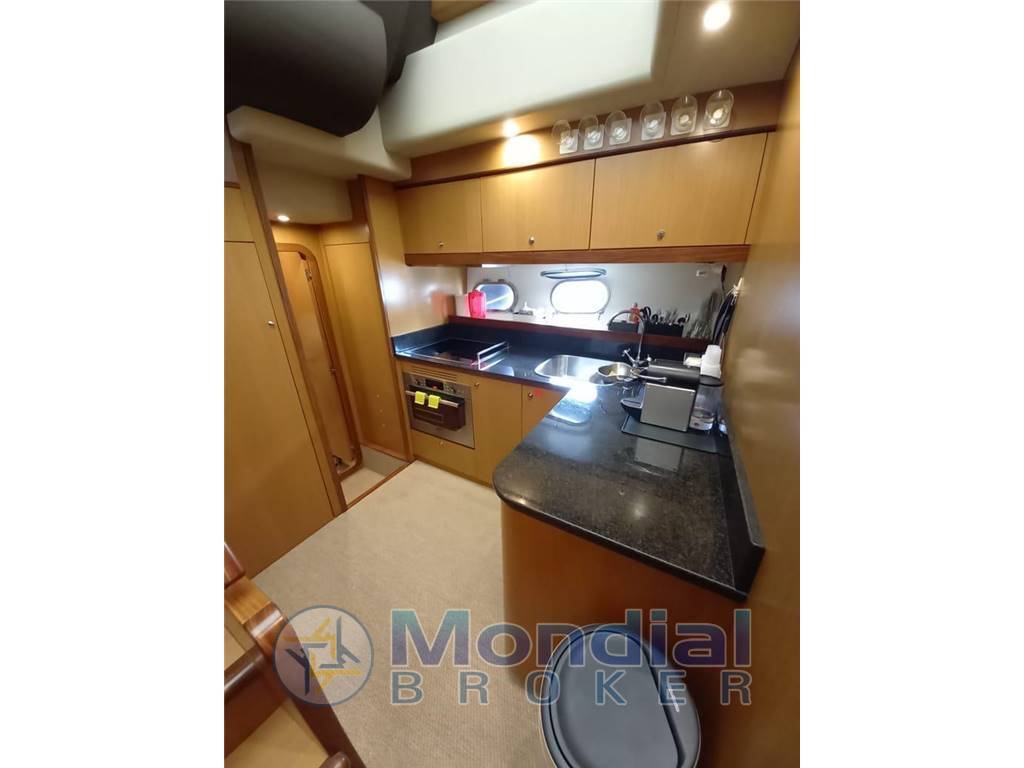 Ferretti Yacht 690 Altura