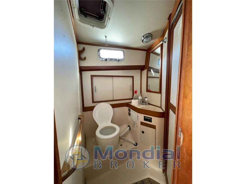 SABRELINE CORPORATION SABRE 36 Express Cruiser