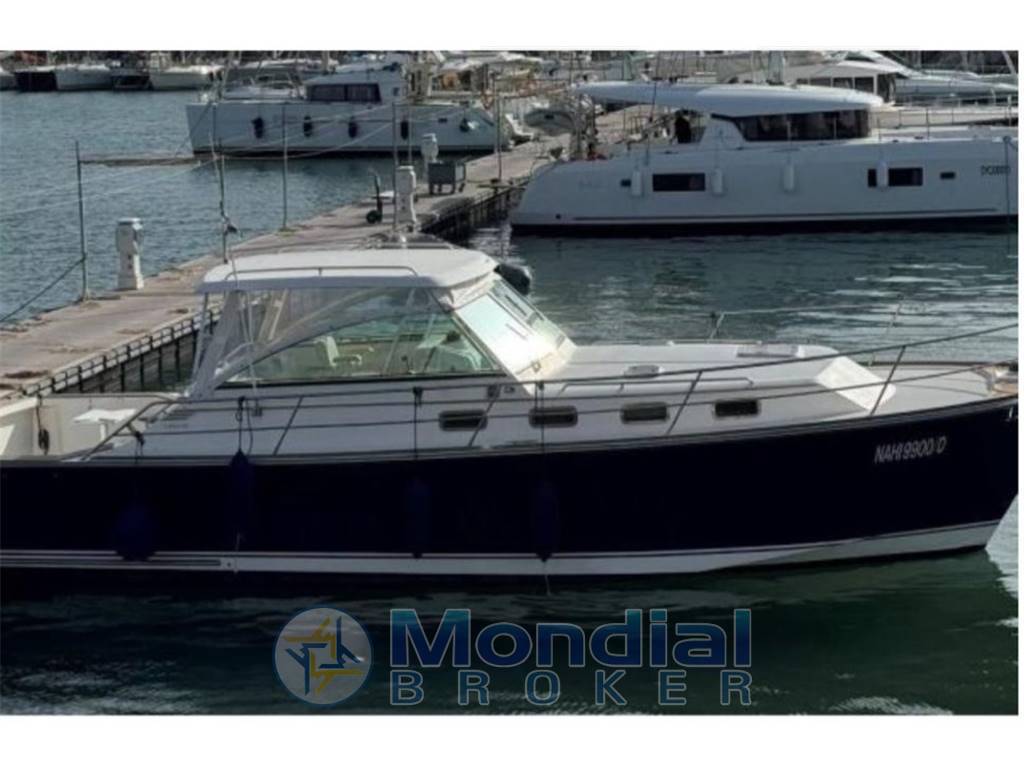 SABRELINE CORPORATION SABRE 36 Express Cruiser