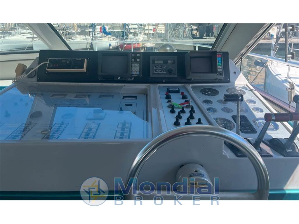 FERRETTI ALTURA 36 FLY