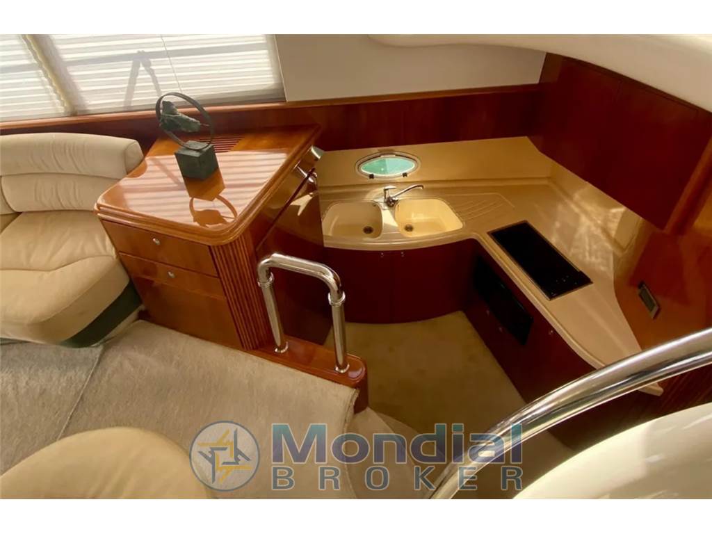 AZIMUT 42 FLY