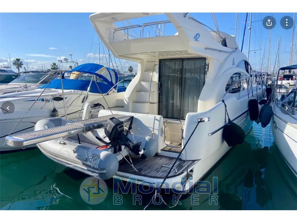 AZIMUT 42 FLY