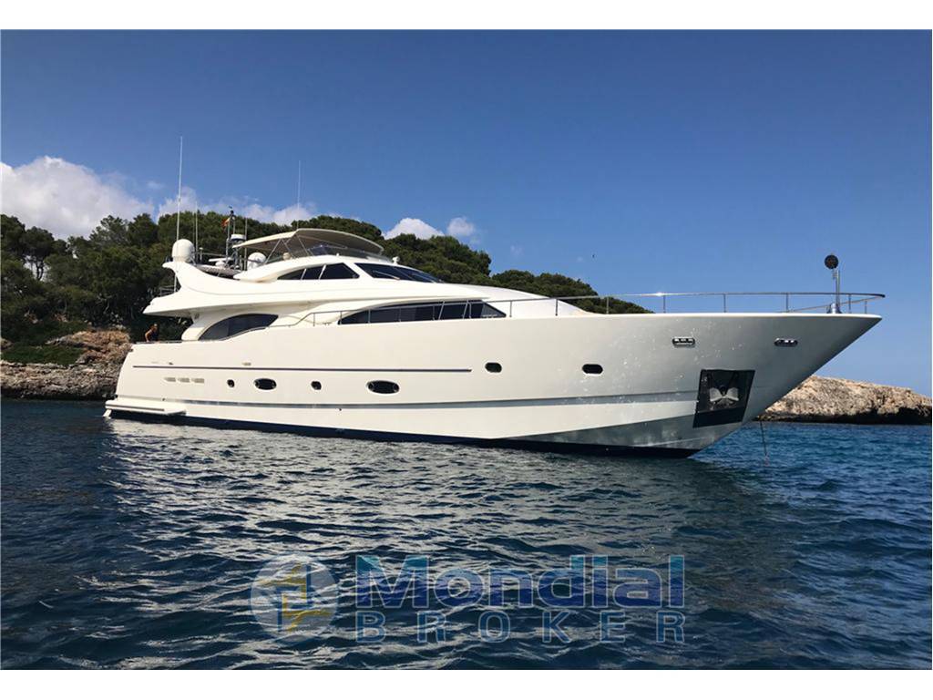 Ferretti Custom Line 94