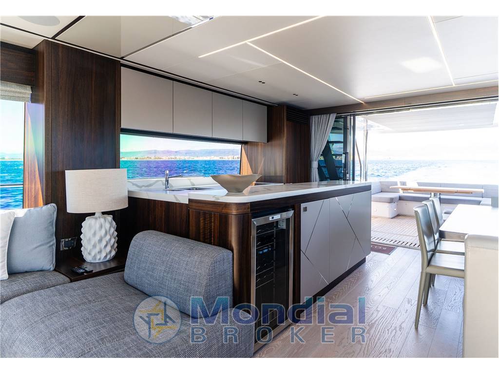 Sunseeker 76 Yacht
