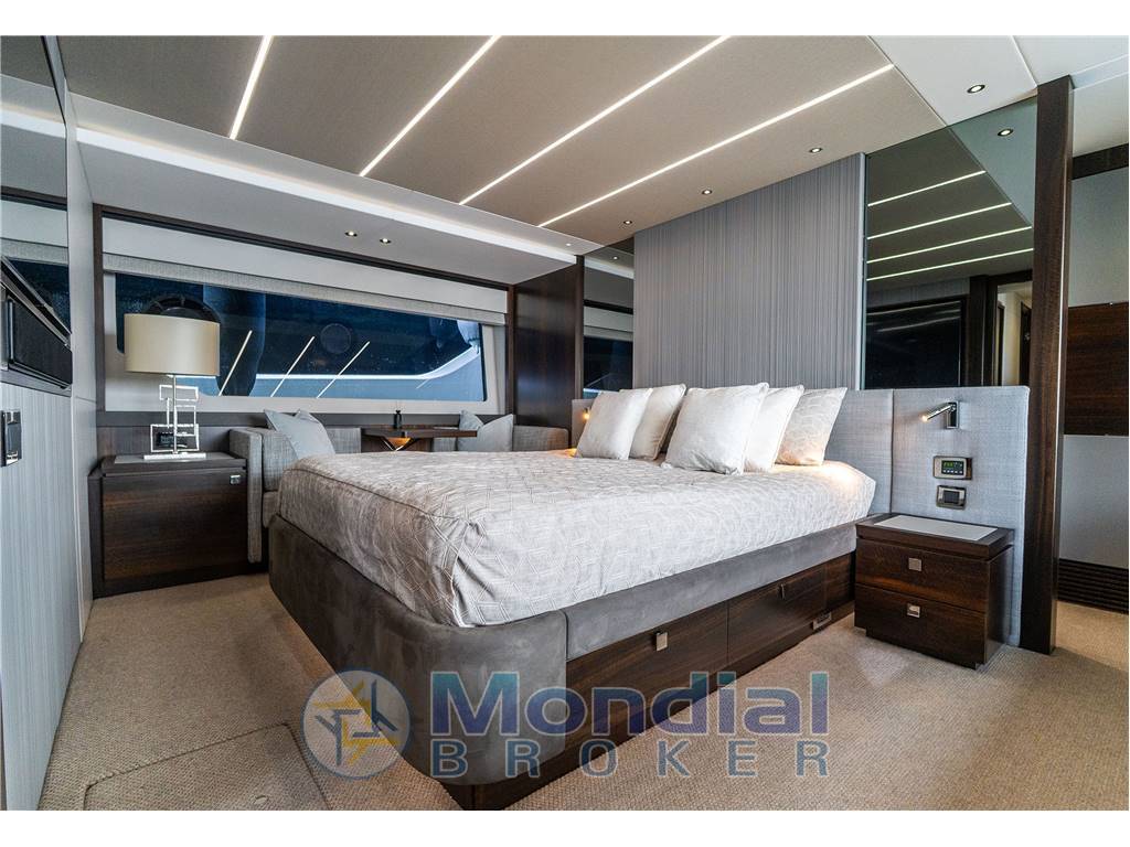 Sunseeker 76 Yacht