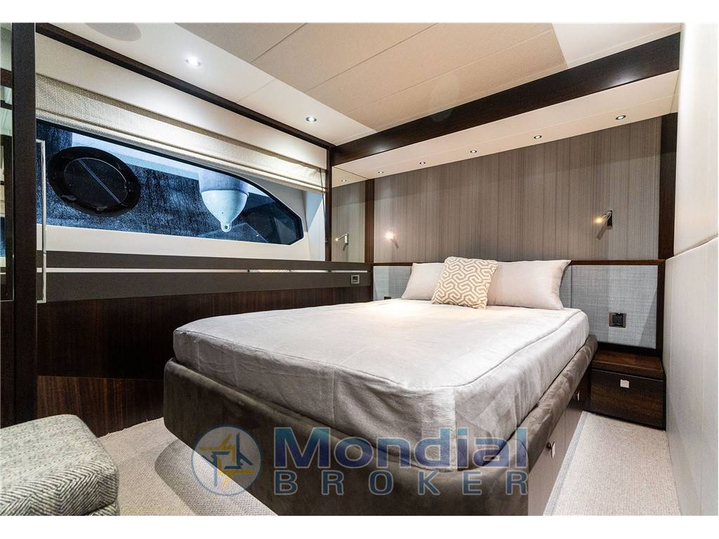 Sunseeker 76 Yacht