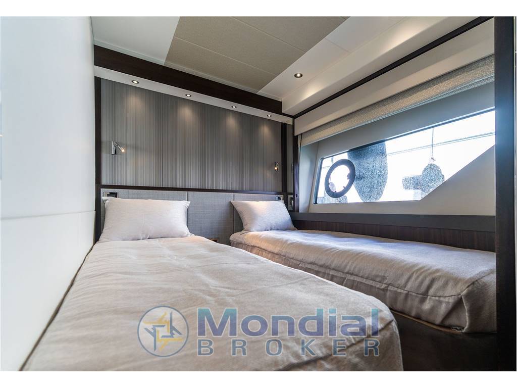 Sunseeker 76 Yacht
