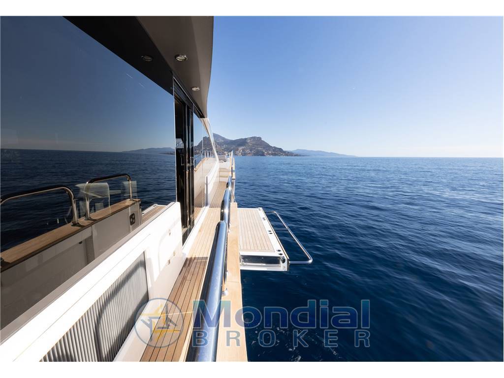 Sunseeker 28 Metri Yacht