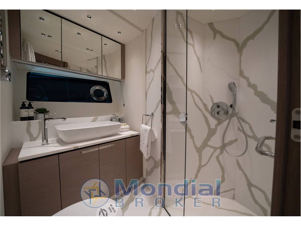 Sunseeker 75 Sport Yacht