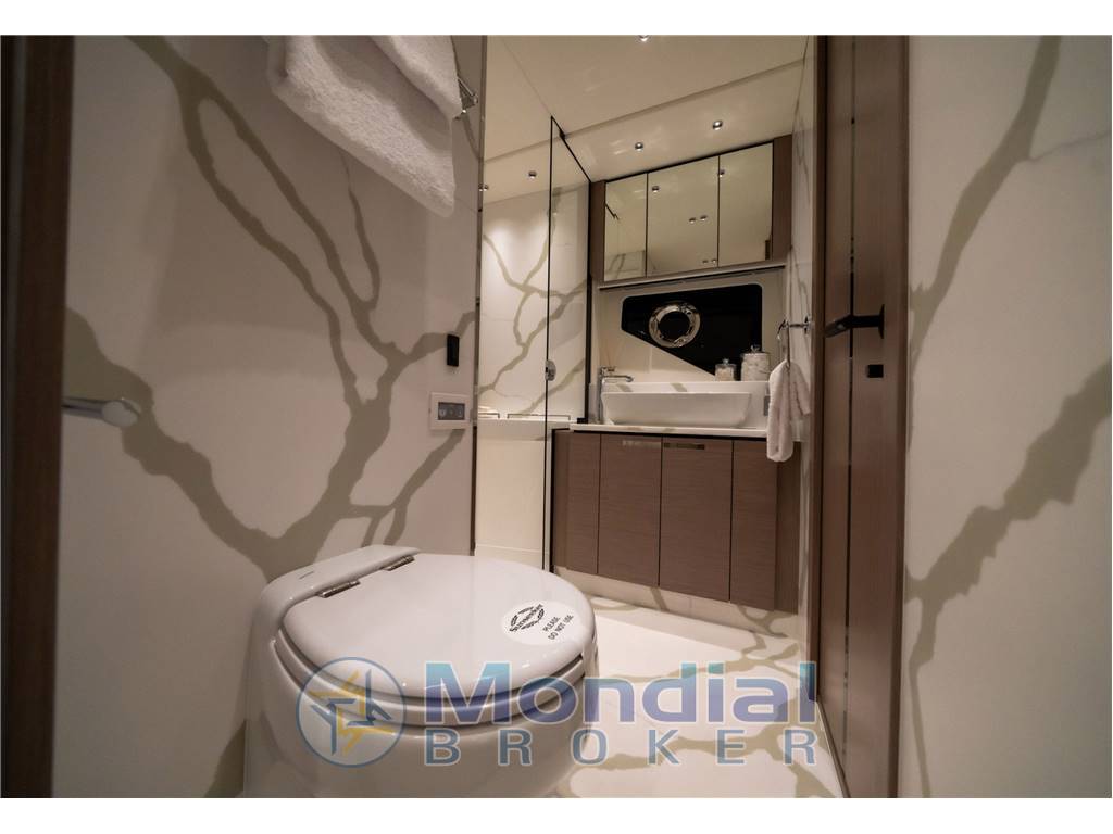 Sunseeker 75 Sport Yacht