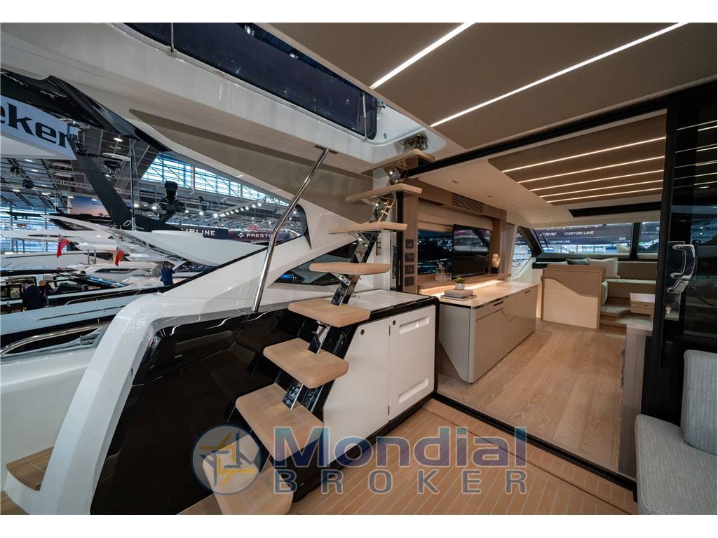 Sunseeker 75 Sport Yacht