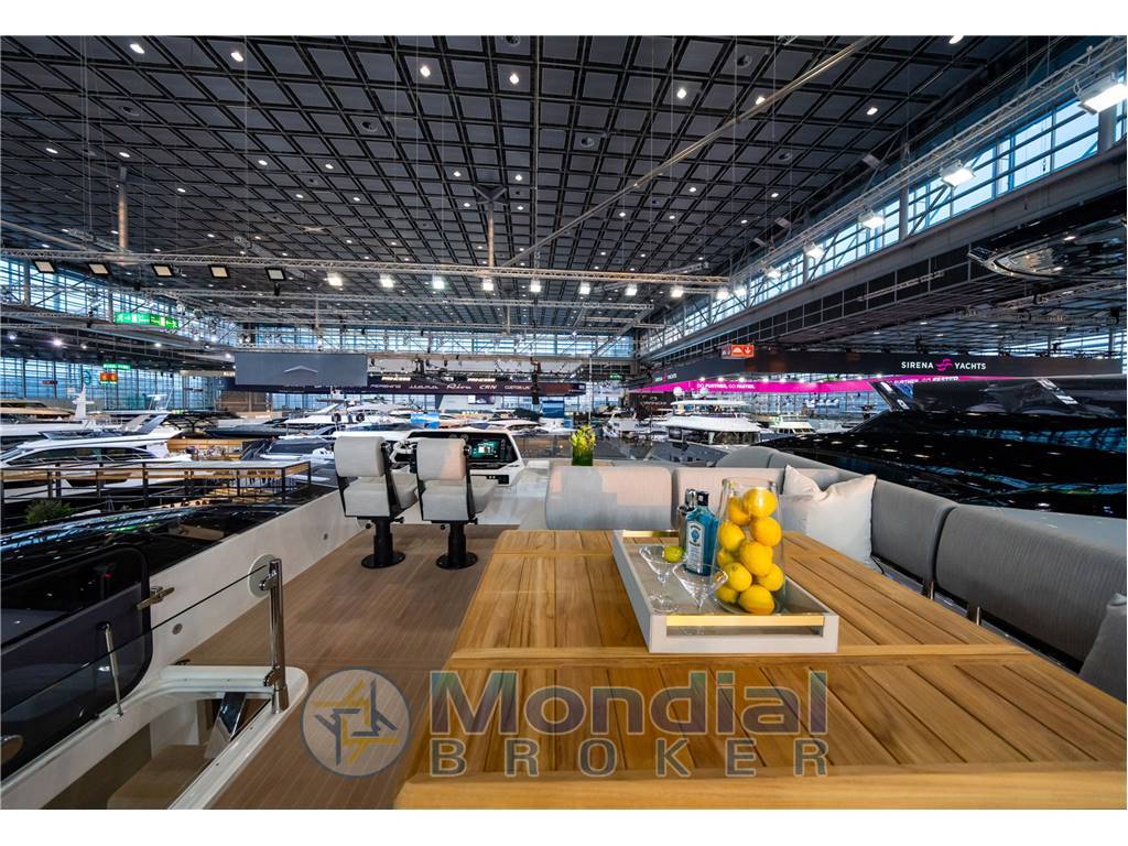 Sunseeker 75 Sport Yacht