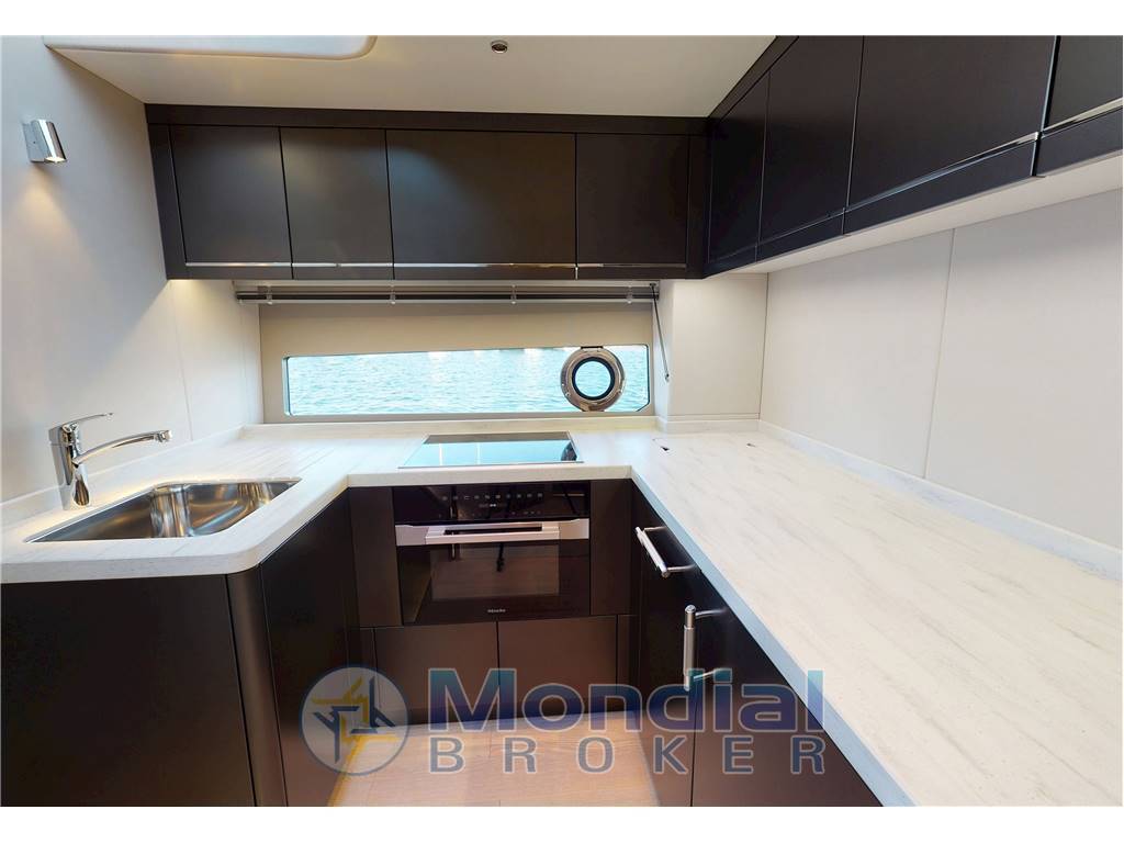 Sunseeker Predator 60 EVO