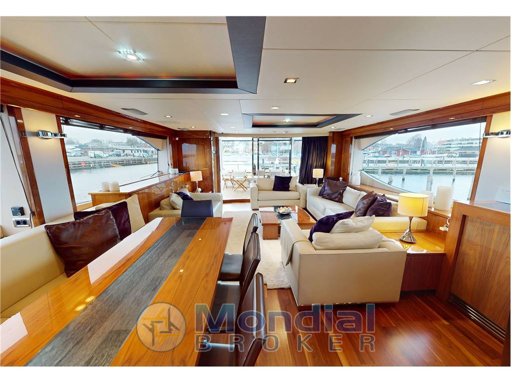 Sunseeker 88 Yacht