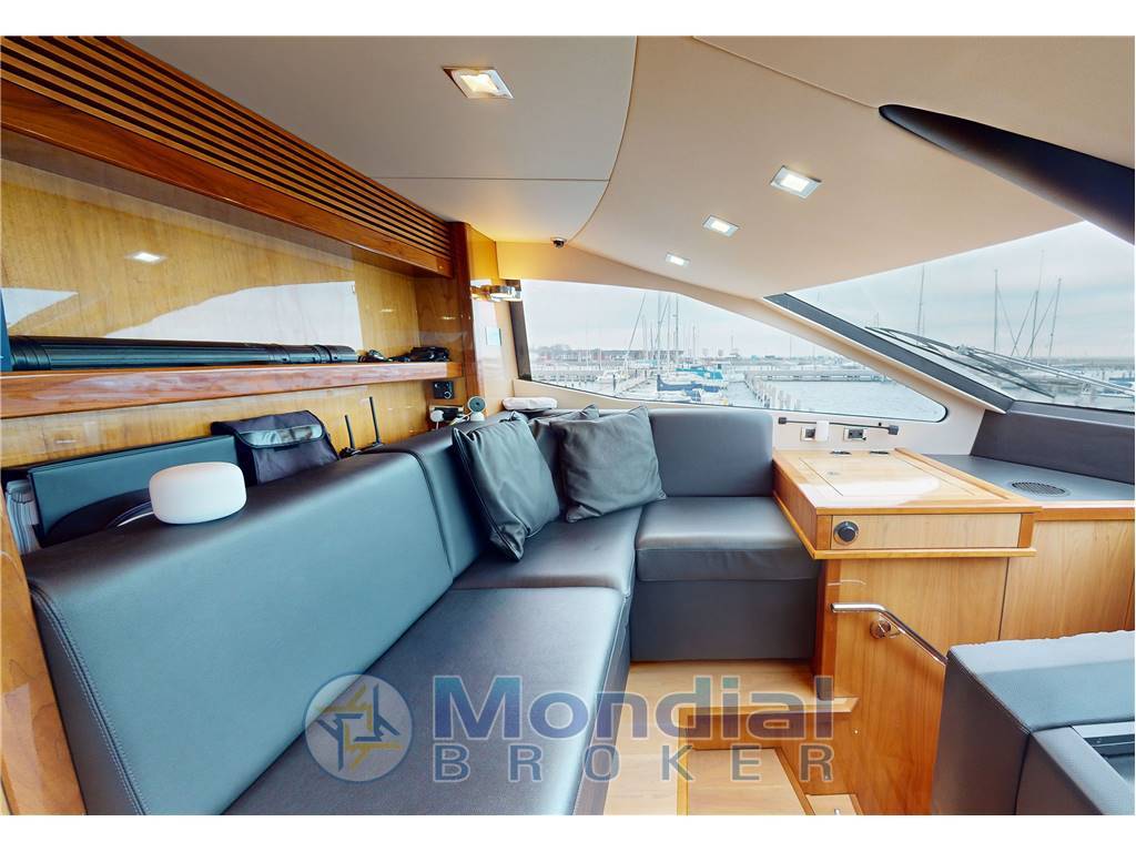 Sunseeker 88 Yacht