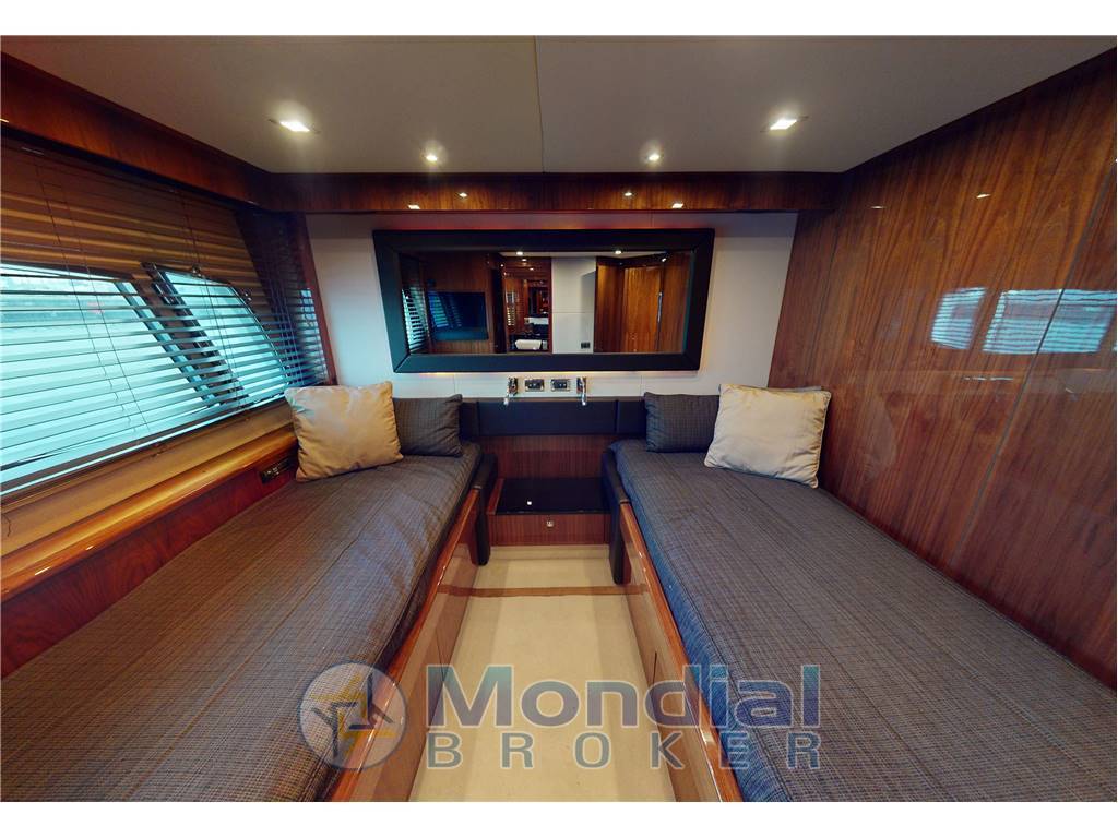 Sunseeker 88 Yacht