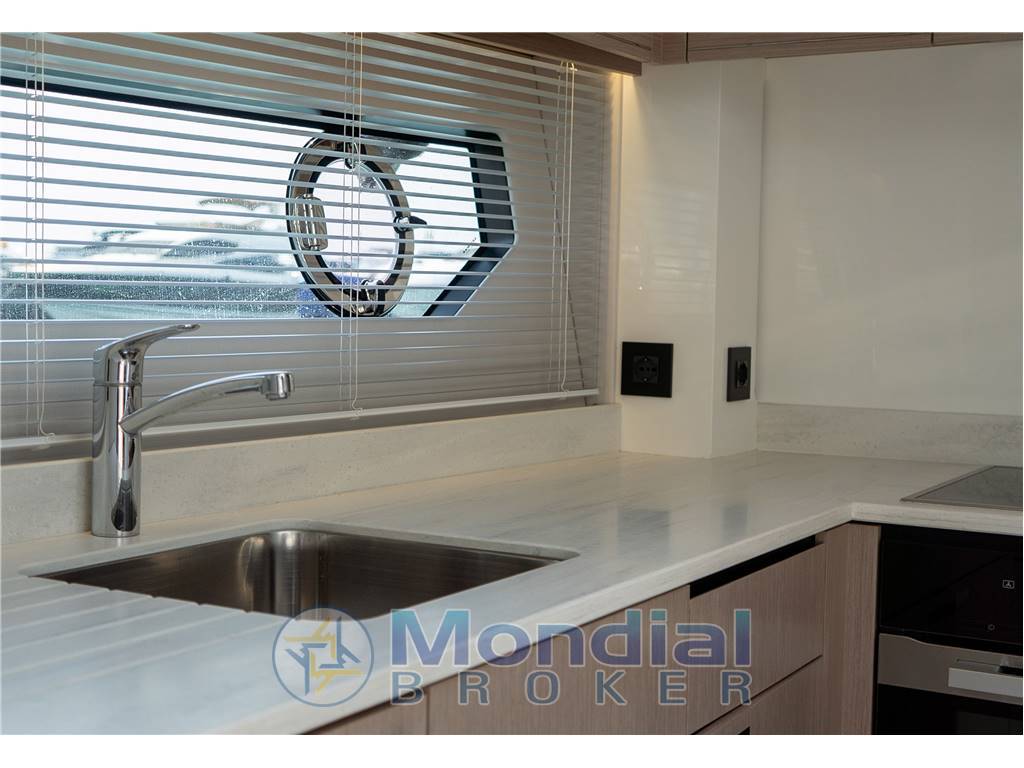 Sunseeker Predator 55 EVO