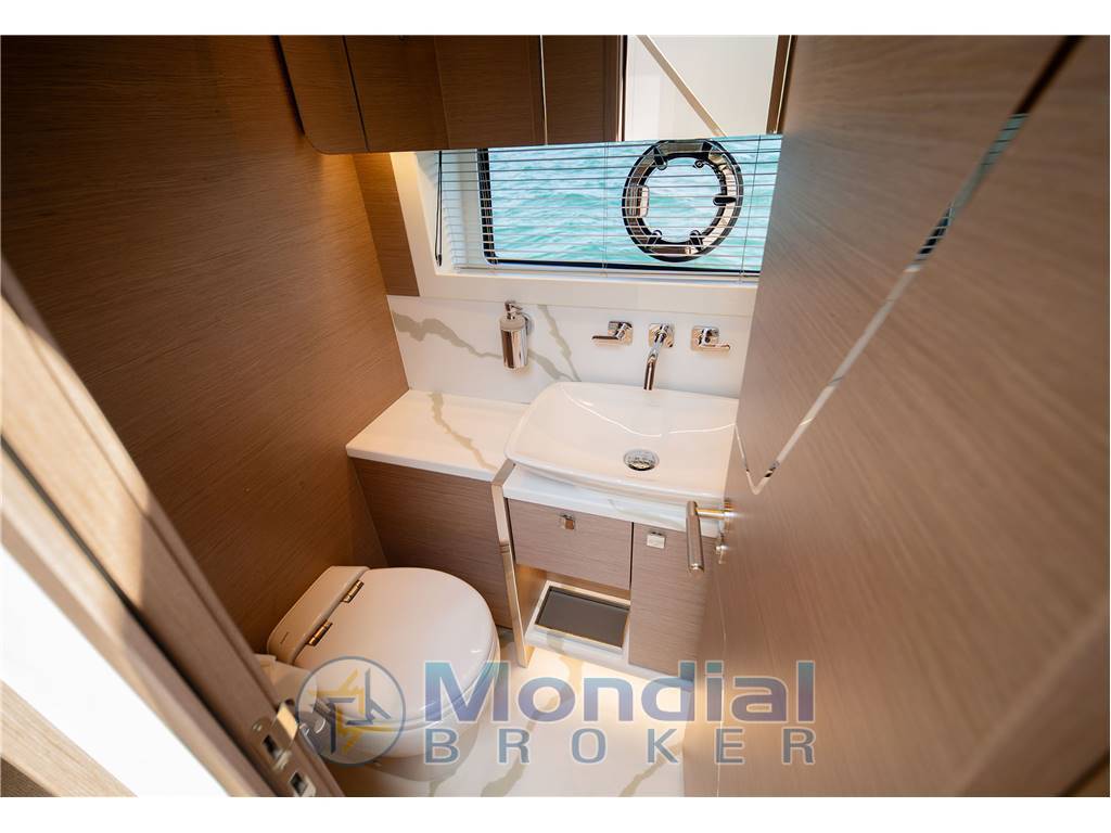 Sunseeker Predator 65