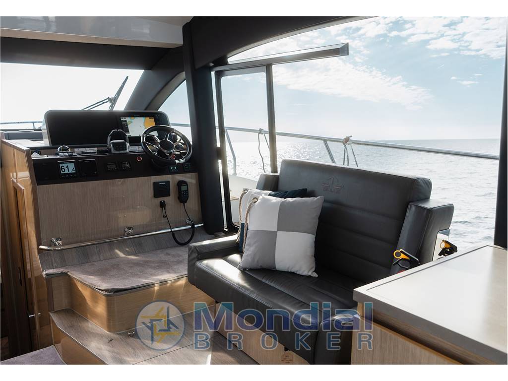 Sealine F430