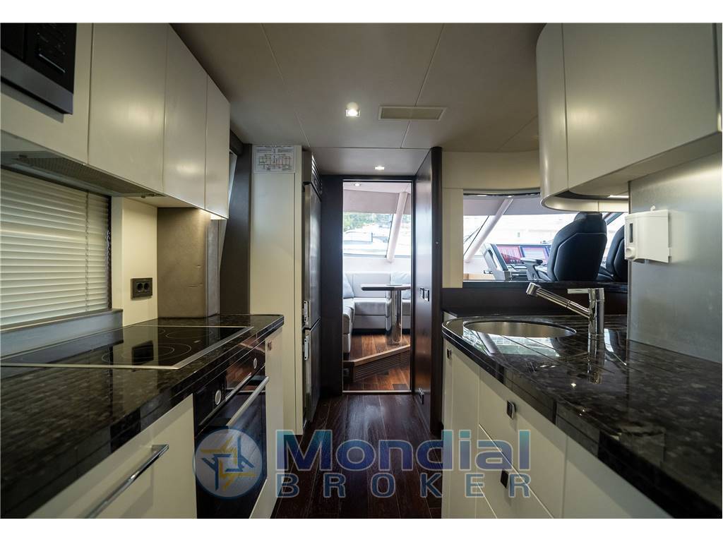 Sunseeker 86 Yacht