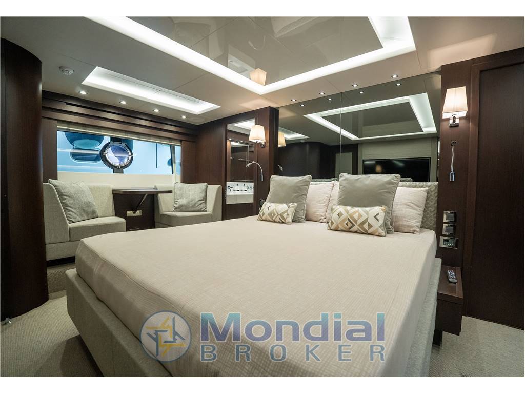 Sunseeker 86 Yacht