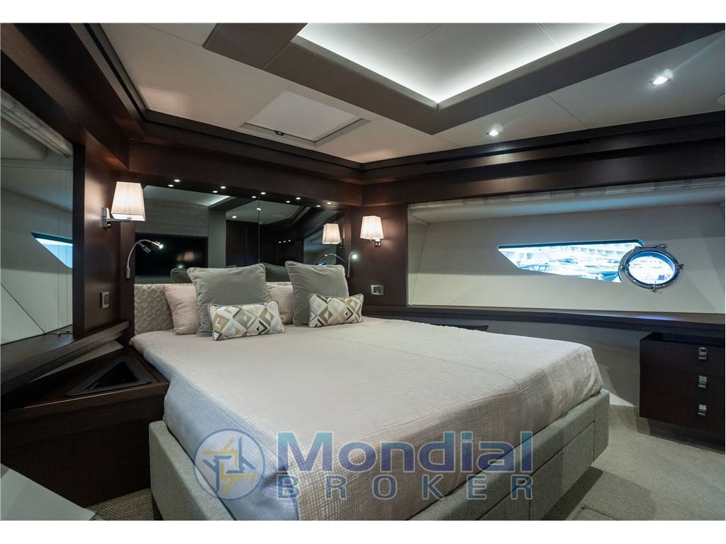 Sunseeker 86 Yacht
