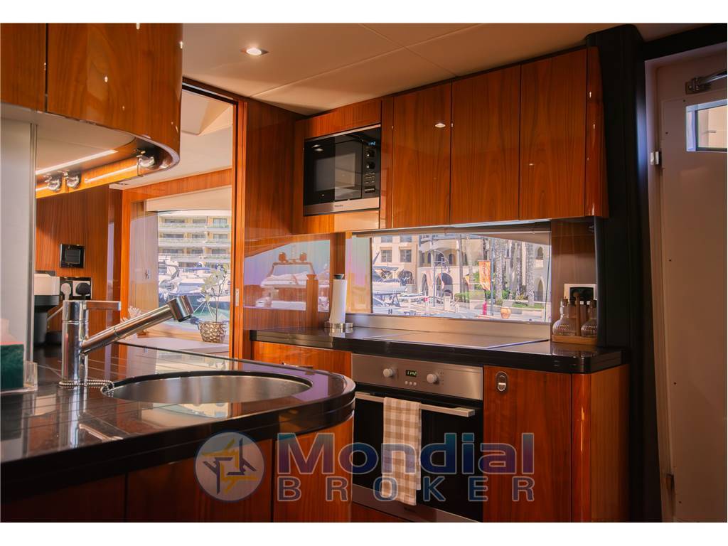 Sunseeker 86 Yacht