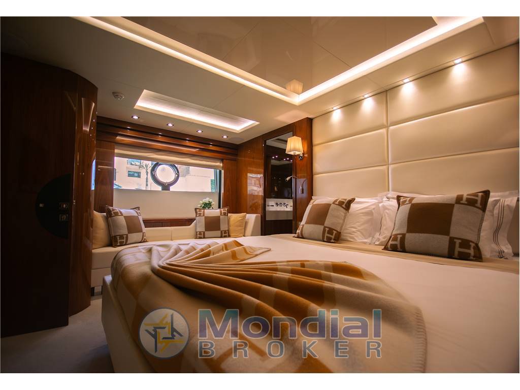 Sunseeker 86 Yacht